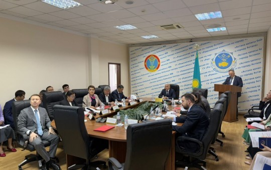 Астана қалалық мәслихатының депутаттары жергілікті бюджетке  түсімдердің толықтығы мен уақттылығына сәйкестігі бойынша мемлекеттік аудиттің қорытындылары қаралған қалалық  Ревизиялық комиссияның отырысына қатысты