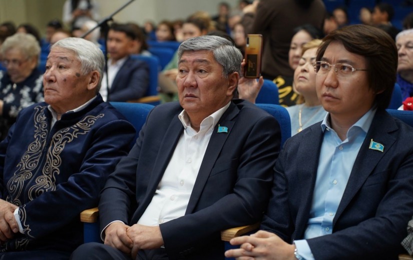 Елордалық мәслихат депутаттары  елорда тұрғындарымен есептік кездесулерді аяқтады