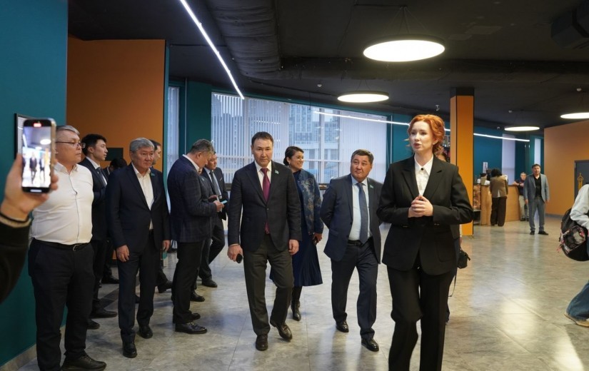 Астана қалалық мәслихатының депутаттары білім және спорт салаларында іске асырылған бірқатар нысандарға шығу жиынын өткізді