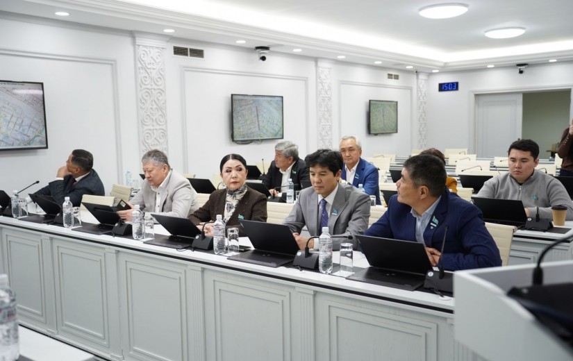 Жер учаскелерін иеліктен шығару туралы шарттардың жобаларын келісу мәселесі жөніндегі тұрақты комиссияның отырысы