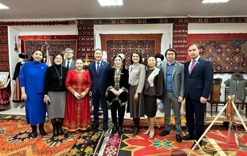 Астана қалалық мәслихатының депутаттары Астана әкімдігіне қарасты Технологиялық колледжге барды