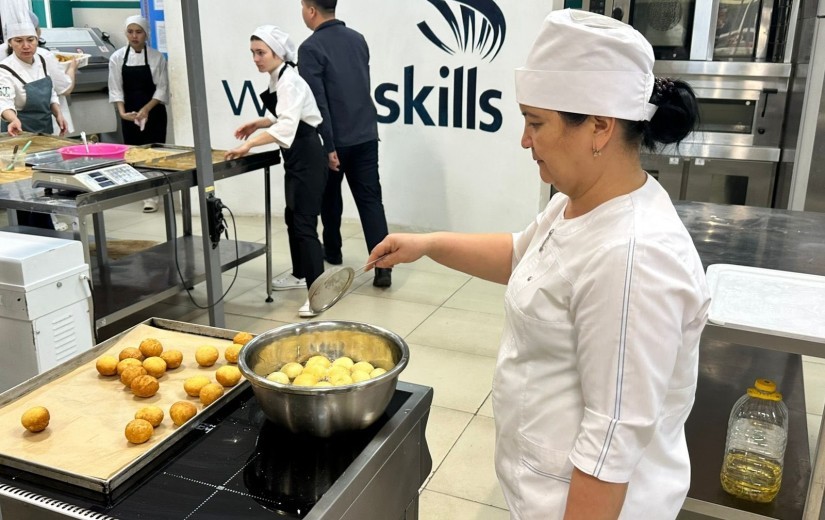 Астана қалалық мәслихатының депутаттары Астана әкімдігіне қарасты Технологиялық колледжге барды