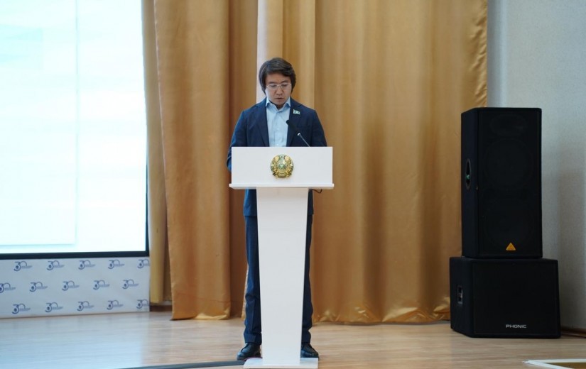 Елордалық мәслихат депутаттары  елорда тұрғындарымен есептік кездесулерді аяқтады