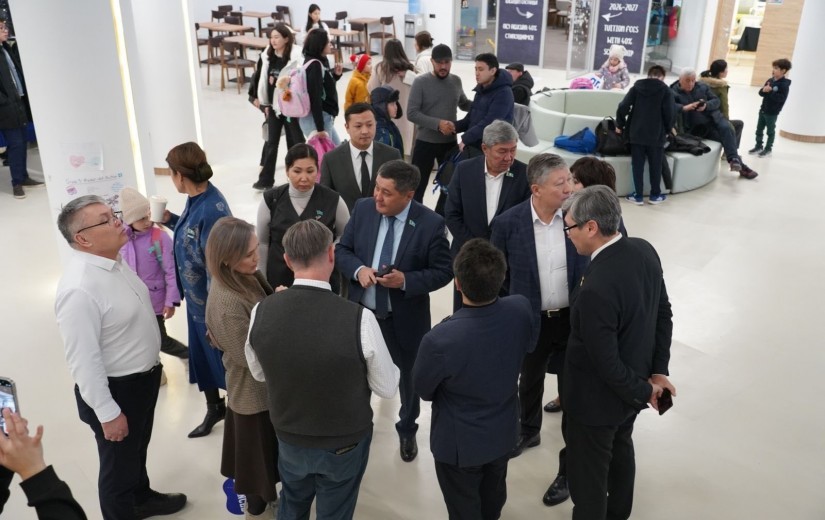 Астана қалалық мәслихатының депутаттары білім және спорт салаларында іске асырылған бірқатар нысандарға шығу жиынын өткізді