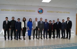 Встреча депутатов маслихата с магистрантами Академии государственного управления при Президенте РК