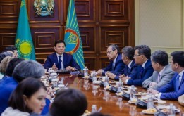 Встреча депутатского корпуса с акимом столицы