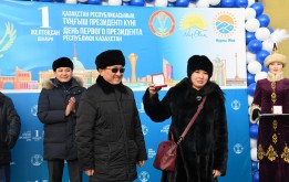 Депутаты поздравили горожан с новосельем