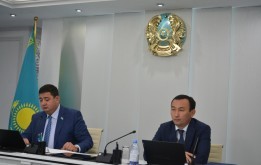 Елорданы қайта атау мәселесі бойынша кезектен тыс сессия