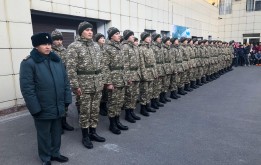Депутаты городского маслихата проводили столичных  призывников в ряды Десантно-штурмовых войск