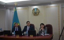 В столичном маслихате состоялось очередное заседание постоянной комиссии маслихата города Нур-Султан по вопросам бюджета, экономики, промышленности и предпринимательства, под председательством Мираса Шекенова