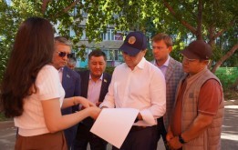 Депутаты маслихата провели выездной осмотр объектов, включённых в программу улучшения архитектурного облика столицы