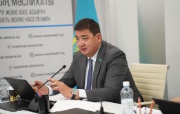 Обсуждение проект бюджета столицы на 2025-2027 годы  на заседании постоянной комиссии по вопросам экономики