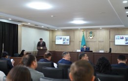 Депутаты начали заслушивание отчётов акимов районов