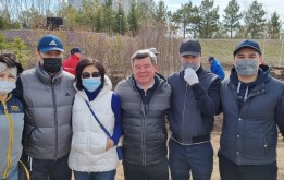 Депутаты столичного маслихата благоустроили территорию триатлон парка