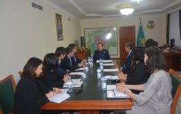 В столичном маслихате прошла встреча депутата Сената Парламента Республики  Казахстан Серика Джаксыбекова с членами постоянной комиссии маслихата города Нур-Султан по вопросам бюджета, экономики, промышленности и предпринимательства