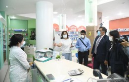 Депутаты маслихата проверили аптеки столицы