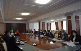 Прошла внеочередная сессия маслихата