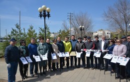 Аллея руками депутатов