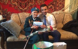 Сотрудники филиала «Нұр» партии «Нұр Отан» посетили и поздравили ветеранов войны