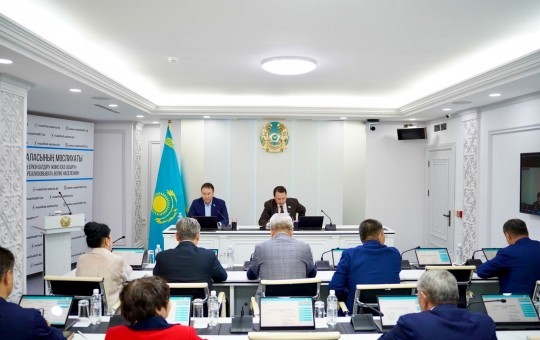Жер учаскелерін иеліктен шығару мәселесі жөніндегі тұрақты комиссияның отырысы