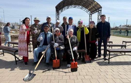 Мәслихат депутаттары «Үркер» тұрғын алабында сенбілік өткізді