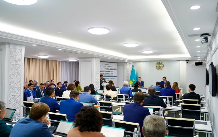 Астанада қалалық мәслихаттың кезектен тыс сессиясы өтті