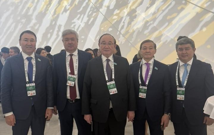 Депутаттар қаланың саябақтары мен қоғамдық  кеңістіктерді аралады