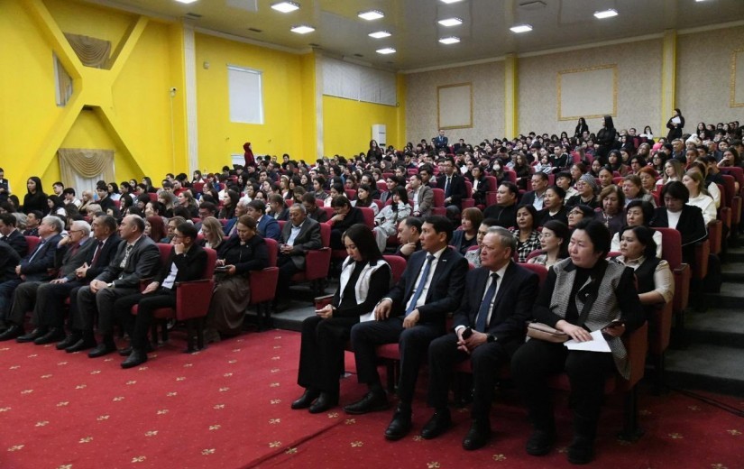 «Әділетті және прогрессивті Қазақстанның Халықтық Конституциясы үшін» жалпыұлттық коалициясының қалалық штабының өкілдері «Тұран–Астана» университетінің оқытушылары мен студенттерімен кездесті