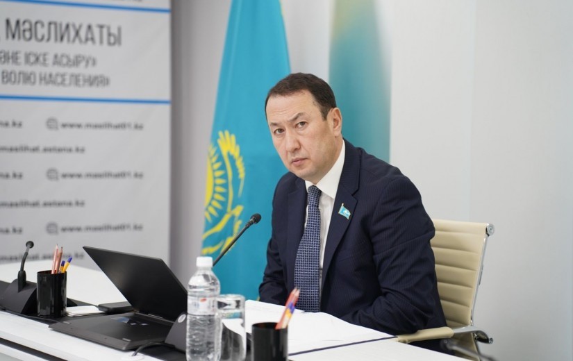 Заңдылық, құқық тәртібі жәнежұртшылық пен жұмыс мәселелері жөніндегі тұрақты комиссияның отырысы