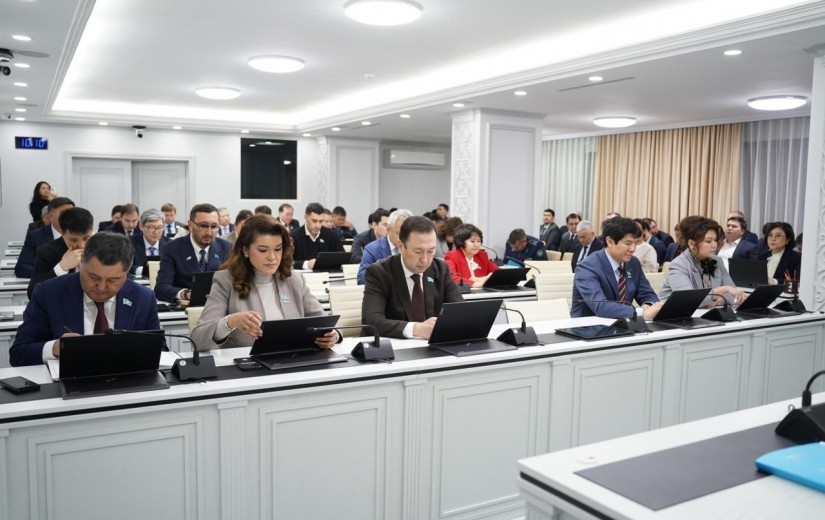 2026-2028 жылдарға арналған бюджетті нақтылау мәселелері бойынша кезектен тыс сессия