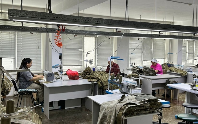 Астана қалалық мәслихатының депутаттары жеңіл өнеркәсіп саласында жұмыс істейтін қаланың өндірістік кәсіпорындарының бірі «DANMARD»ЖШС барды