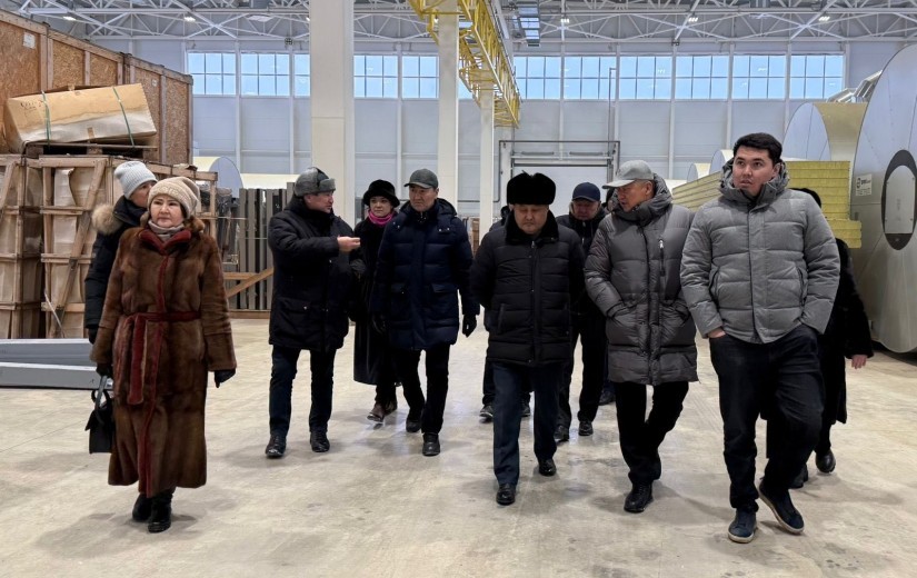 В рамках подготовки к заседанию постоянной комиссии по вопросам бюджета, экономики, промышленности и предпринимательства депутаты маслихата провели выездное посещение ряда объектов города