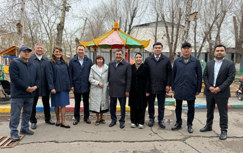 Елорда мәслихатының депутаттары  білім беру нысандарына барды