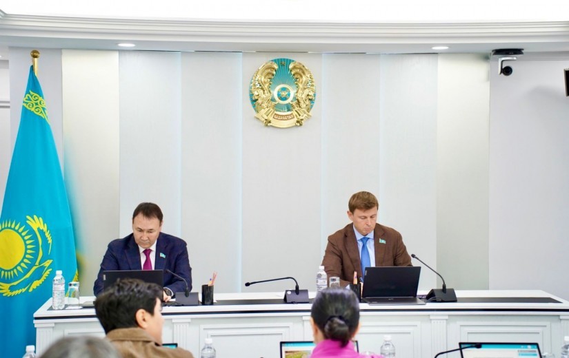 Құрылыс мәселелері жөніндегі тұрақты комиссияның отырысы