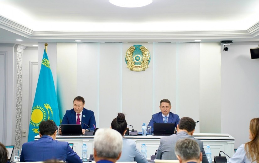 Мәслихаттың астана бюджетін нақтылау жөніндегі кезектен тыс сессиясы