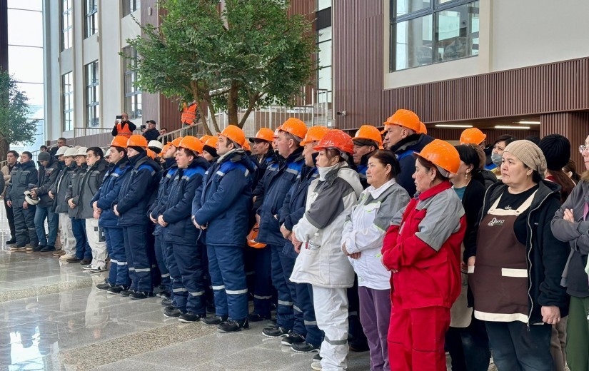 Компанияның «Mabetex Group» ұжымымен, сондай-ақ «Астана әлеуметтік технологиялар» қоғамдық бірлестігінің қызметкерлерімен кездесу өткізді