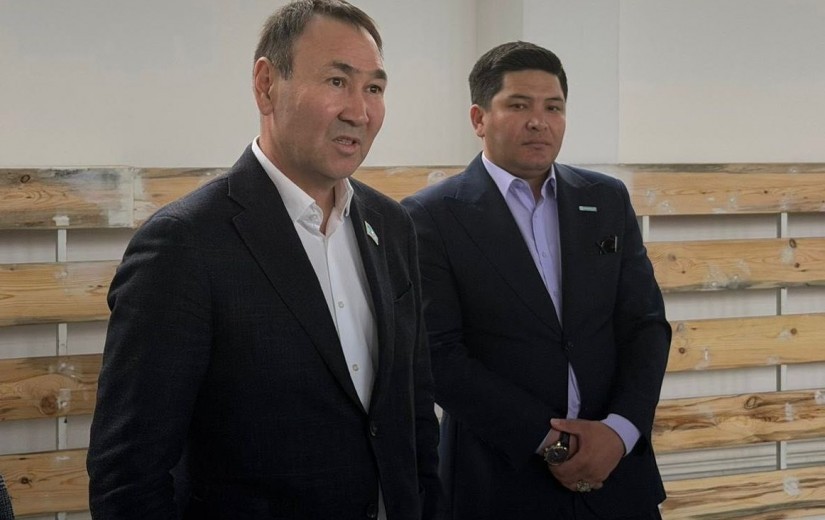 AMANAT партиясының елордалық филиалының өкілдерімен бірлесіп, №27 мектепте салынып жатқан қосымша ғимараттың құрылысымен танысты.