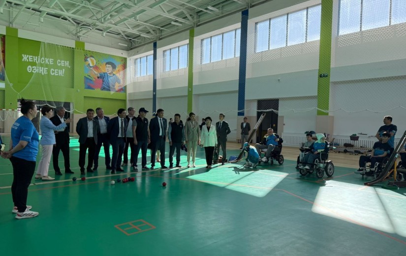 Елорда мәслихатының депутаттары әлеуметтік-мәдени даму мәселелері жөніндегі тұрақты комиссия отырысына дайындық аясында кедергісіз және инклюзивті орта құру жобалары жүзеге асырылып жатқан бірқатар нысандарды аралады