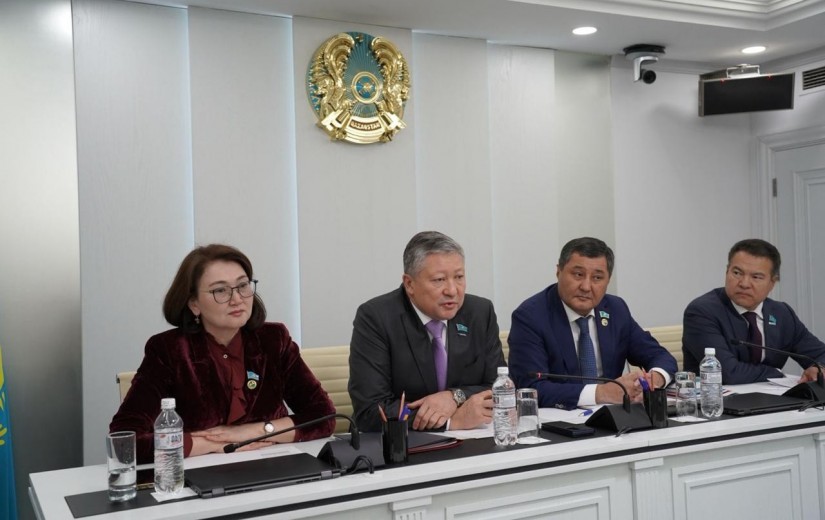 Встреча депутатов маслихата с магистрантами «Nazarbayev Universiti»