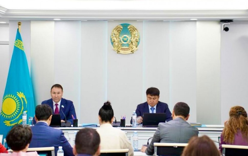 Бюджет, Бас жоспар және қала инфрақұрылымы мәселелері бойынша кезектен тыс сессия
