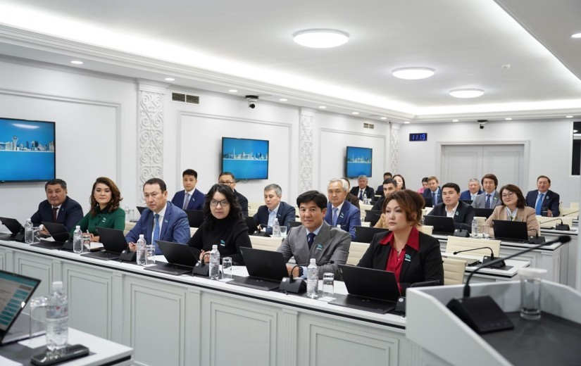 В маслихате города Астаны состоялась внеочередная сессия