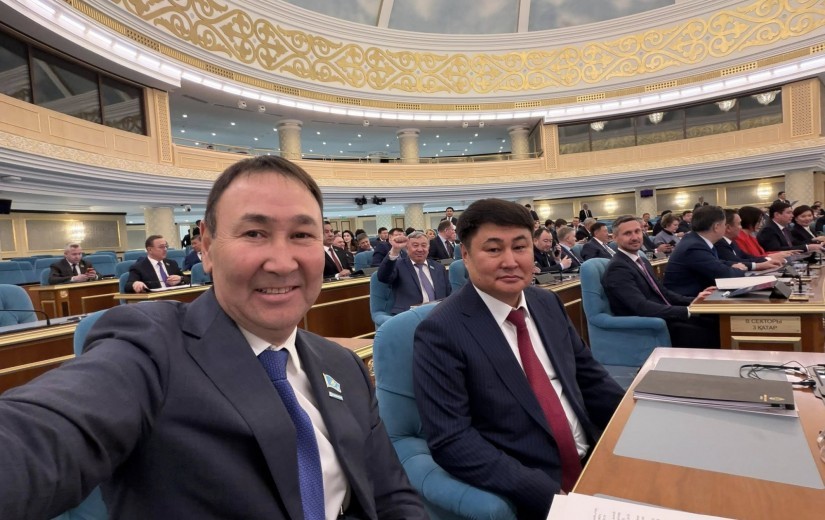 Парламент Палаталарының бірлескен отырысында депутаттар «Қазақстан Республикасының астанасының мәртебесі туралы» Конституциялық заң жобасын бірінші оқылымда мақұлдады