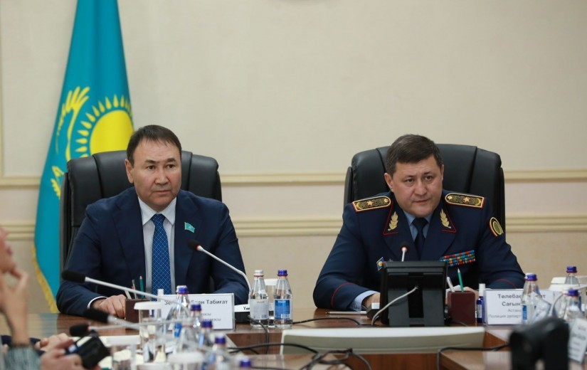 Депутаттар қоғамдық қауіпсіздік мәселелерін талқылады