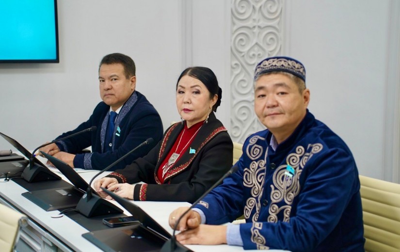 Астана мәслихатының депутаттары елорданың тұрғын алаптарын дамытуды талқылады