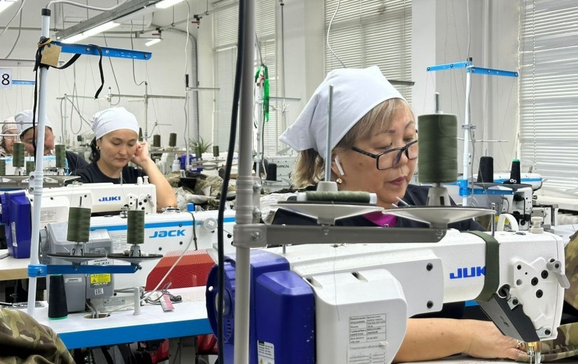 Астана қалалық мәслихатының депутаттары жеңіл өнеркәсіп саласында жұмыс істейтін қаланың өндірістік кәсіпорындарының бірі «DANMARD»ЖШС барды