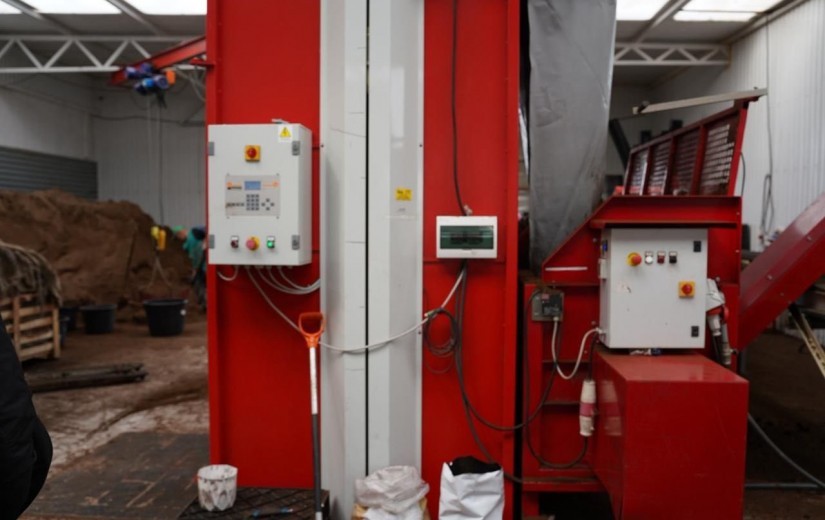 Депутаттар Жібек жолы кентіндегі сәндік өсімдіктер питомнигінің жұмысымен танысты