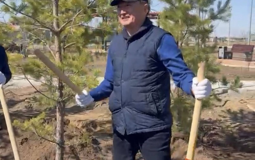 Елорда мәслихатының депутаттары «Таза Қазақстан» жалпыұлттық экологиялық бастамасы аясында қаланы абаттандыру бойынша белсенді жұмыстар жүргізуде