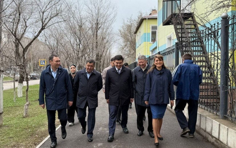 Елорда мәслихатының депутаттары  білім беру нысандарына барды