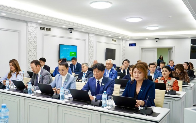 Мәслихаттың астана бюджетін нақтылау жөніндегі кезектен тыс сессиясы