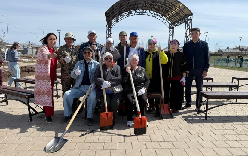 Мәслихат депутаттары «Үркер» тұрғын алабында сенбілік өткізді